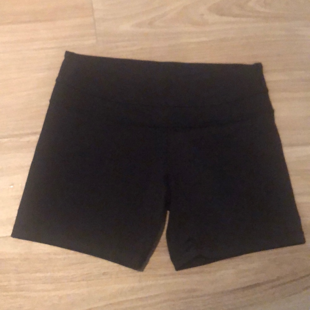 Lululemon Wunder Under bike shorts